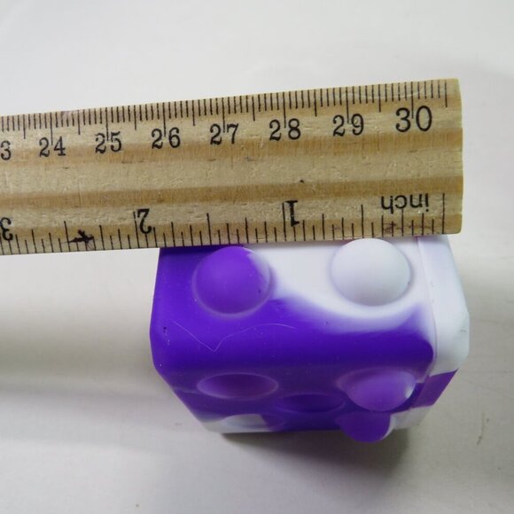 Dice Bubble Poppers Fidgets (4) toys 2" (2 green black 2 purple white) like new - Picture 4 of 6